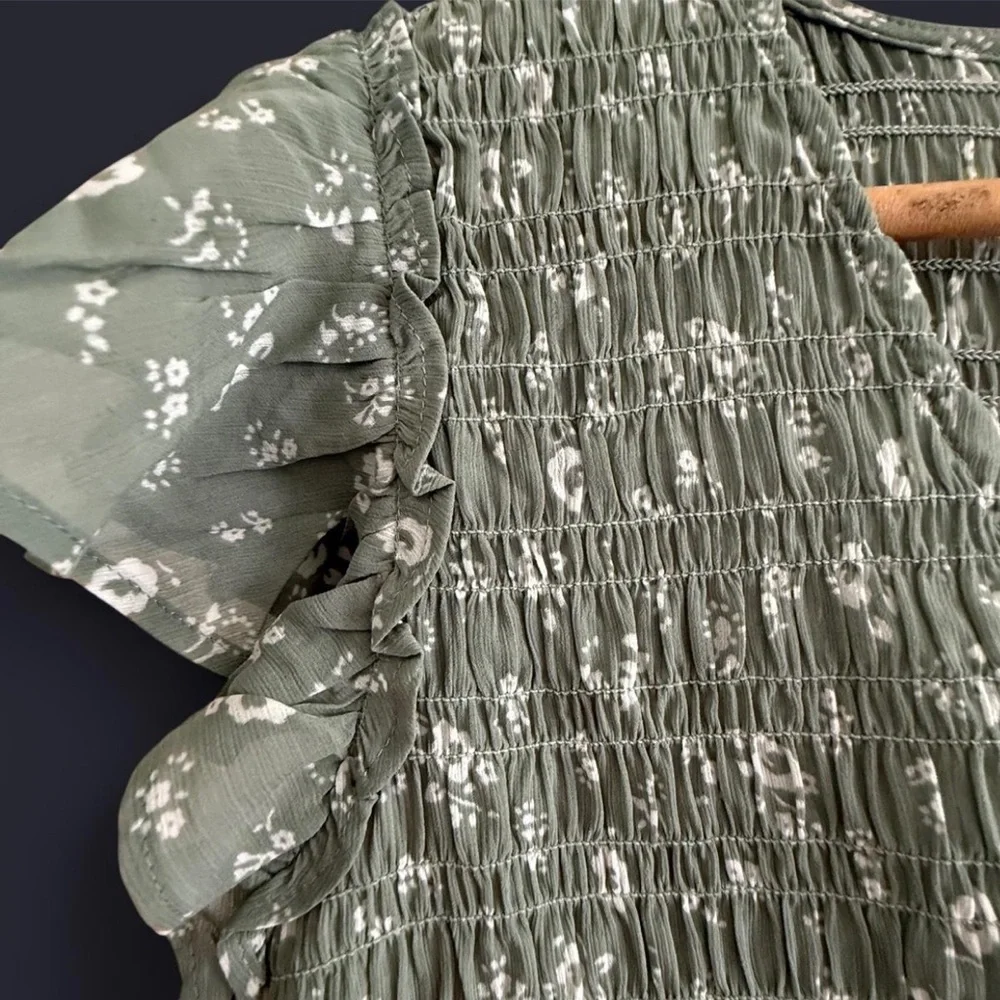 Madewell Green Smocked Flutter Sleeve Blouse - Picture 3 of 4